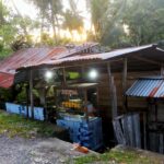 Pondok Kayu 4×6 meter Dihuni Pasangan Suami Isteri dan Empat Orang Anaknya.