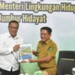 Bupati Dan Walikota Se Sumatera Barat, Rapat Koordinasi Di Padang Pariaman Bersama Menteri Lingkungan Hidup RI Terkait Masalah Sampah IMG-20260714-WA0055